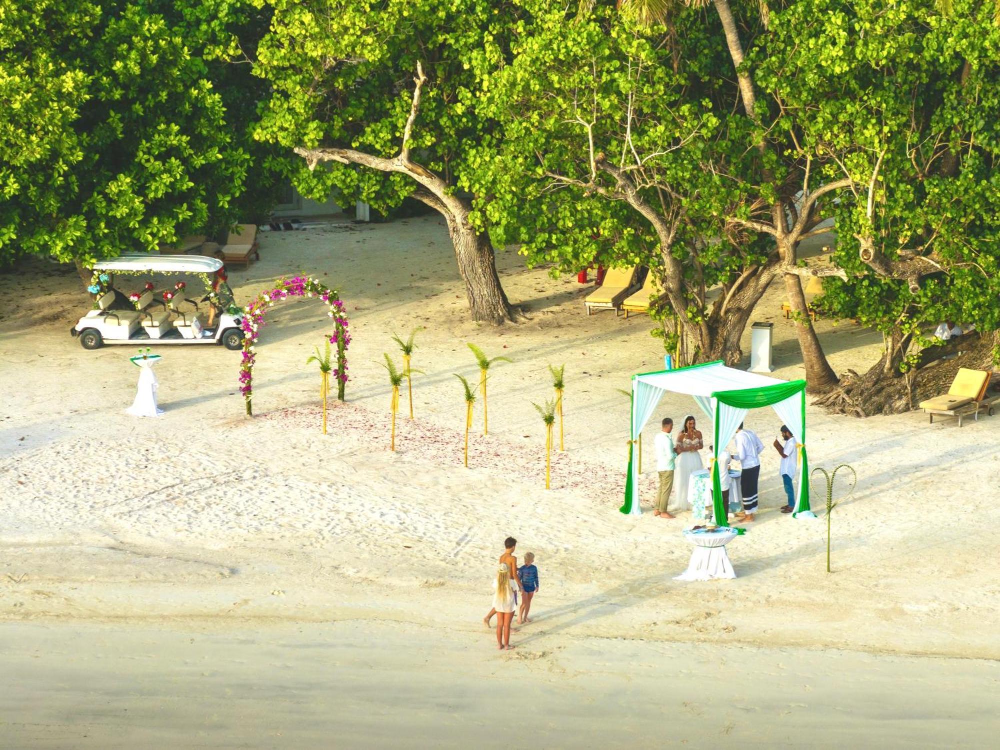 Bandos Maldives - One Way Transfer Free For Stays From 1St May Till 30Th Sept 2025 Bandos Island Екстер'єр фото